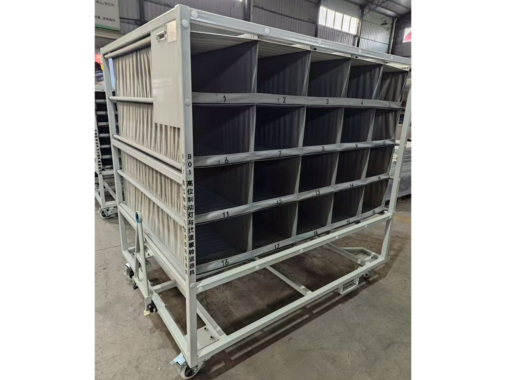 零跑B01高位制动灯与扰流板转运器具